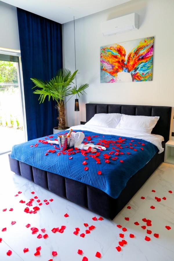 Apartament Ksiezycowy Z Jacuzzi Nowy Sacz Ngoại thất bức ảnh
