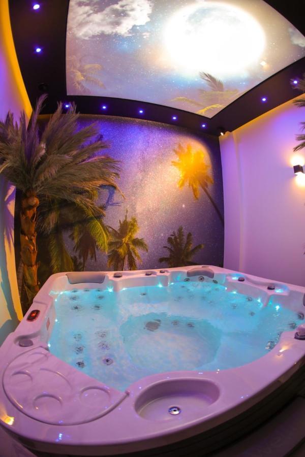 Apartament Ksiezycowy Z Jacuzzi Nowy Sacz Ngoại thất bức ảnh
