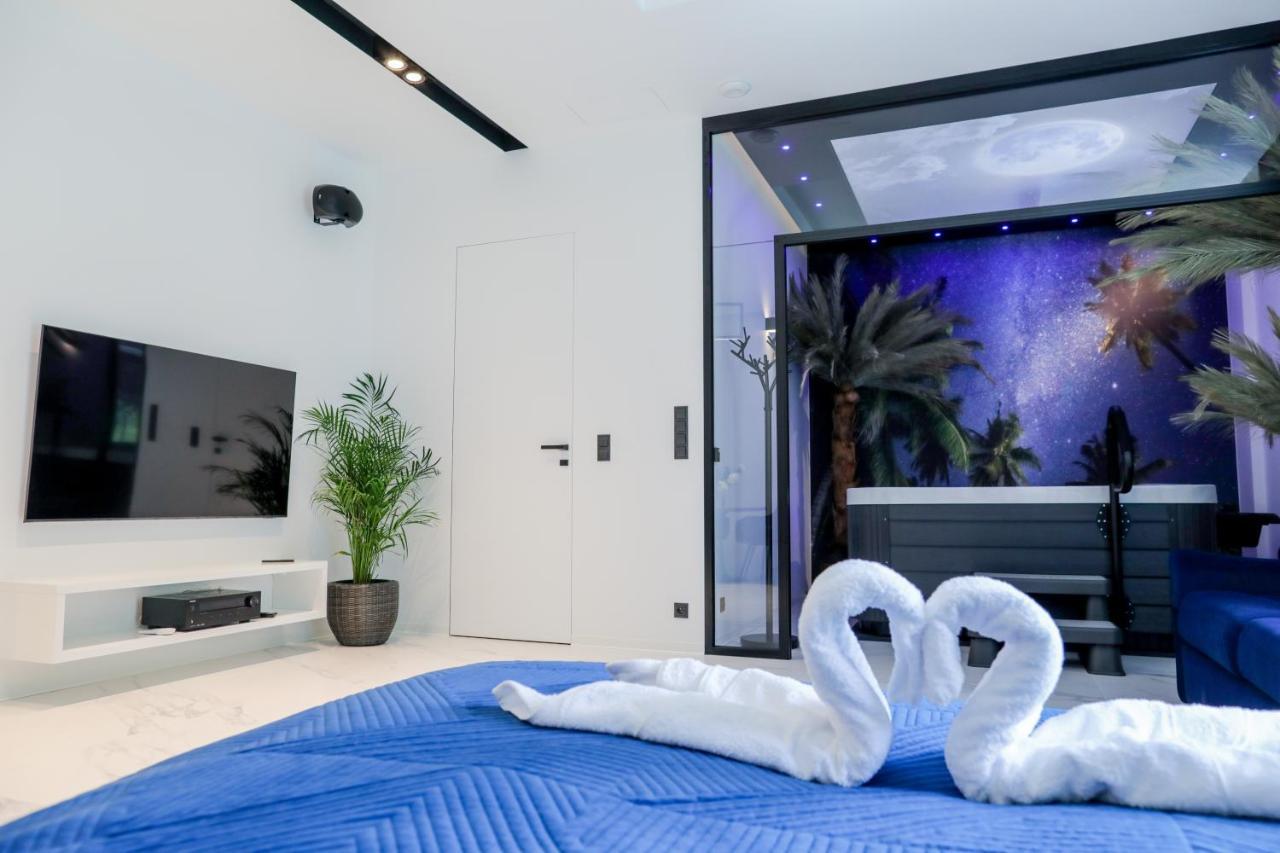 Apartament Ksiezycowy Z Jacuzzi Nowy Sacz Ngoại thất bức ảnh